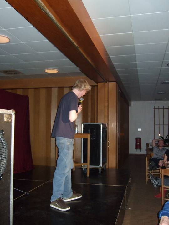 stand_up/20090313093913_00