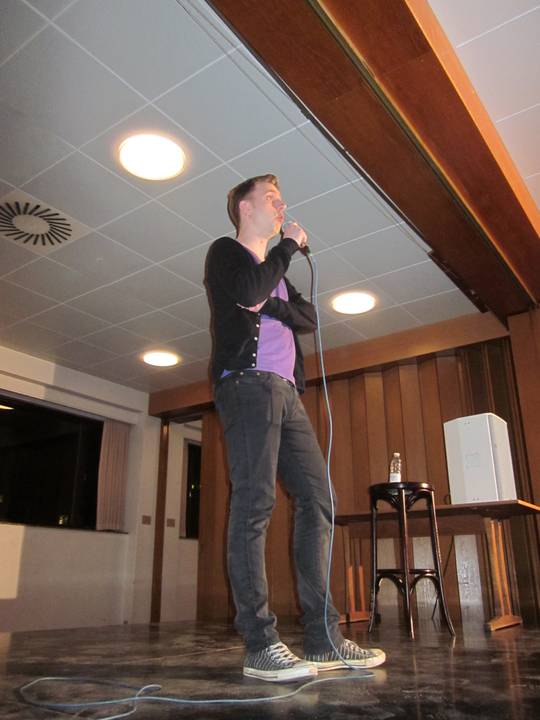 stand-up/20110311205700_00