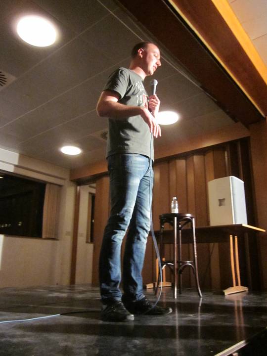 stand-up/20110311211557_00
