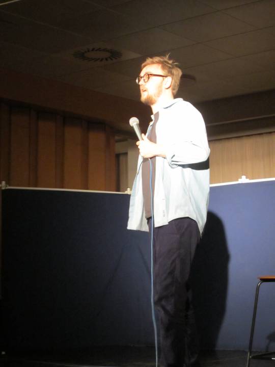 stand-up/20110310212854_00