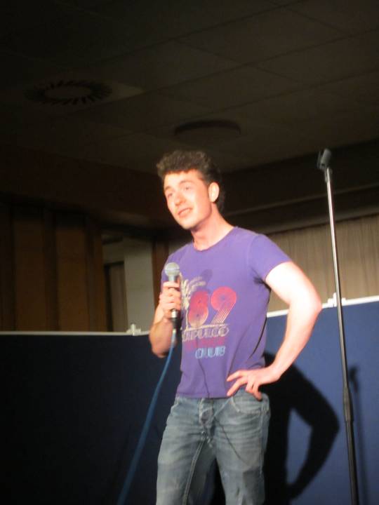 stand-up/20110310213640_00