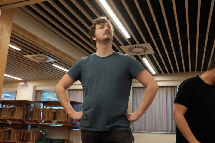 julerevyoveweekender/20181125122126_00