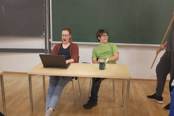 julerevyoveweekender/20181201170555_00