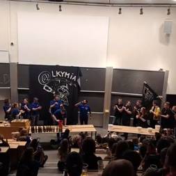 En Kasse I En Festforening