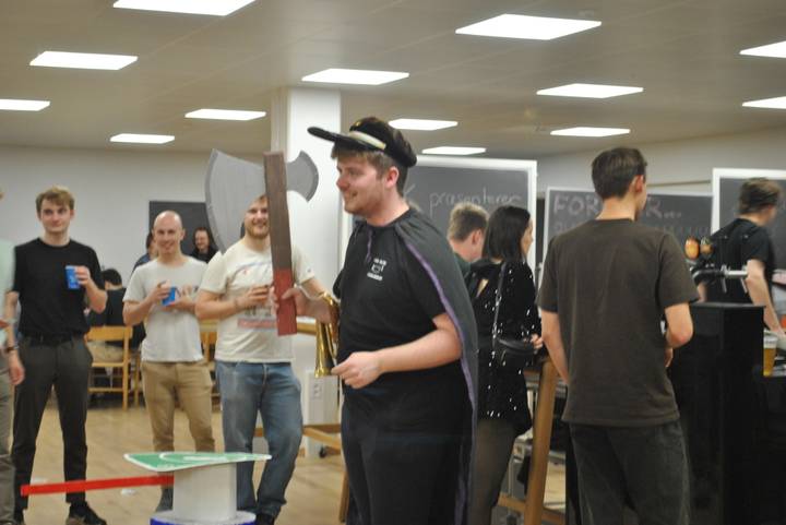 julerevy-fest/20241206234435_00