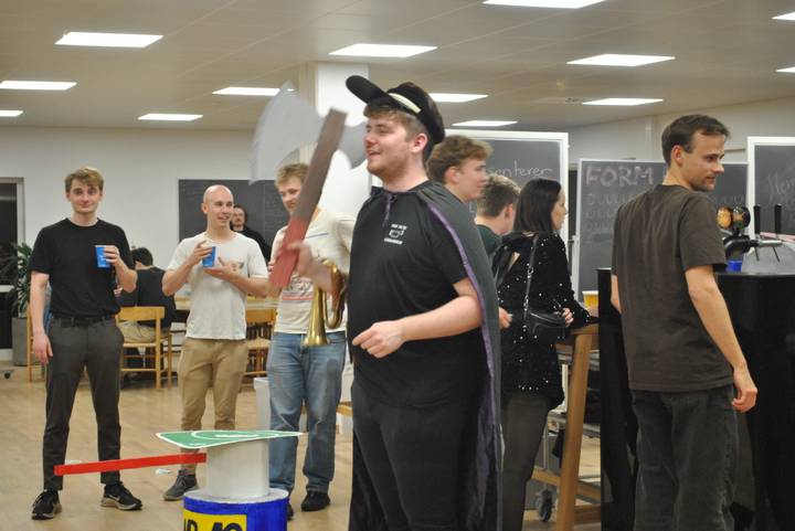 julerevy-fest/20241206234438_50