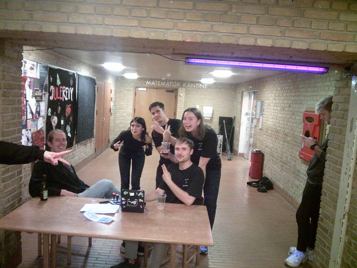 julerevy-fest/20241206210752_00