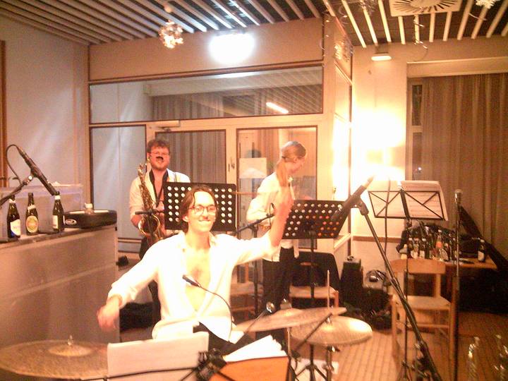 julerevy-fest/20241206215337_00