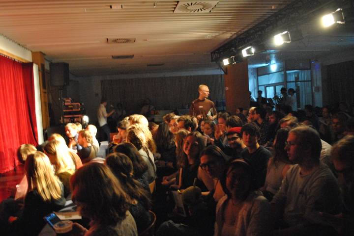 julerevy/20241206210359_00