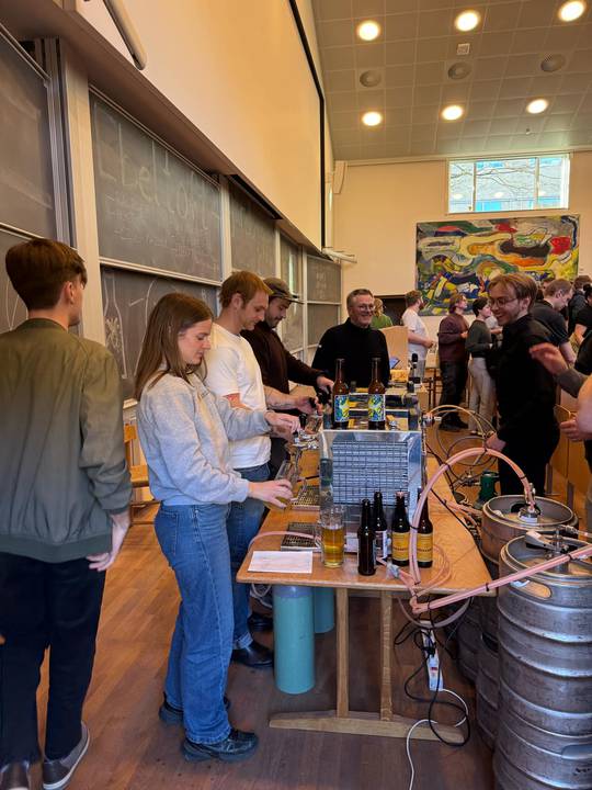 olsmagning-med-ebeltoft-gardbryggeri/att_ytpi0l_gl0lwmti4ghumiblzpeqkvmoa0uwtqrgs4i