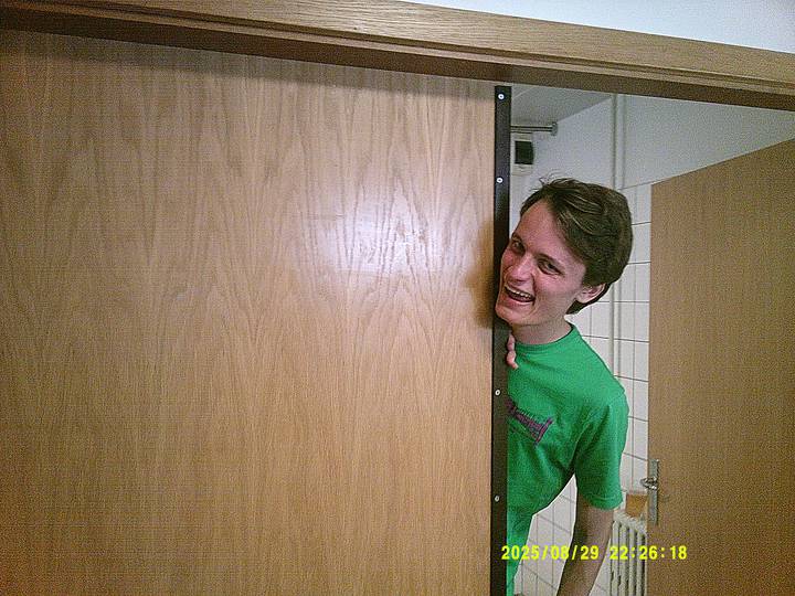 rushyg/20250829222618_00