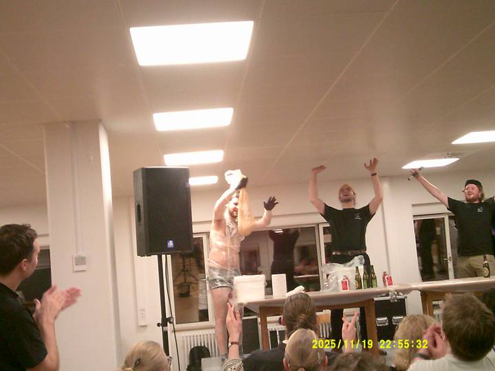 bodycrashing/20251119225532_00