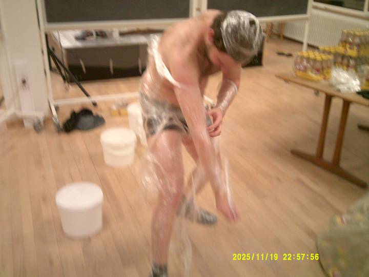 bodycrashing/20251119225756_00