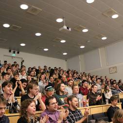 En Kasse I En Festforening