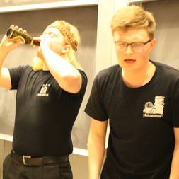 En Kasse I En Festforening