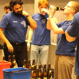 En Kasse I En Festforening