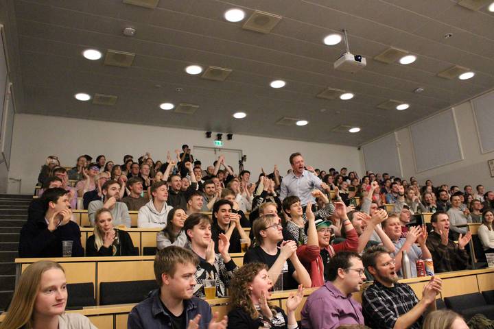 en-kasse-i-en-festforening/20000101022133_00