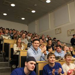 En Kasse I En Festforening