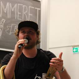 En Kasse I En Festforening