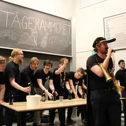 En Kasse I En Festforening