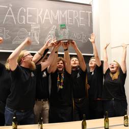 En Kasse I En Festforening