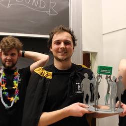 En Kasse I En Festforening