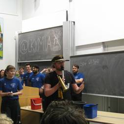 En Kasse I En Festforening