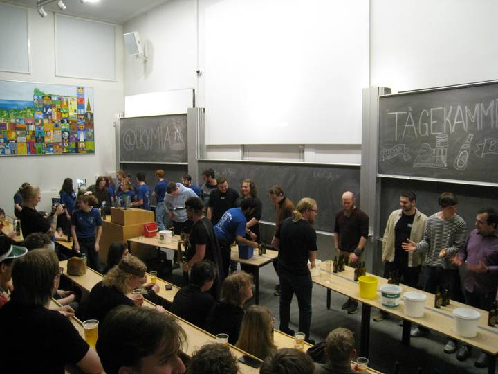 en-kasse-i-en-festforening/20260227172356_00