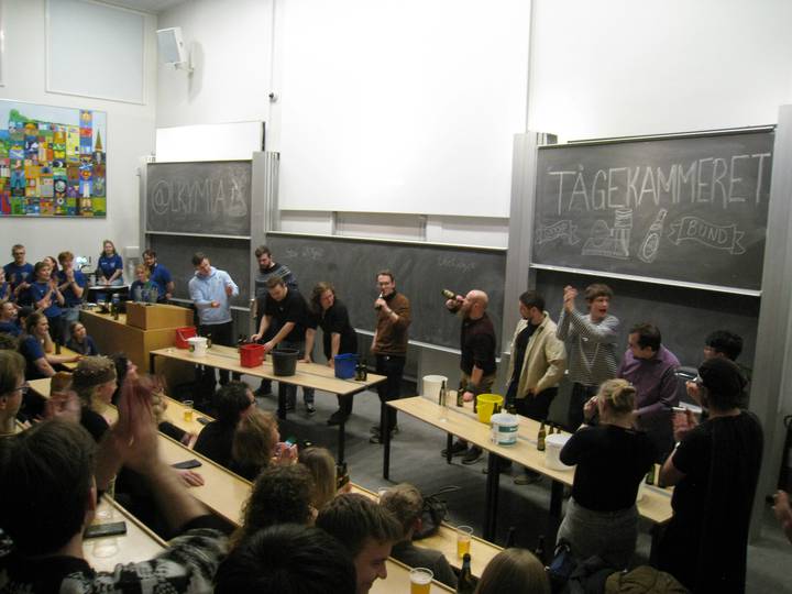 en-kasse-i-en-festforening/20260227172756_00