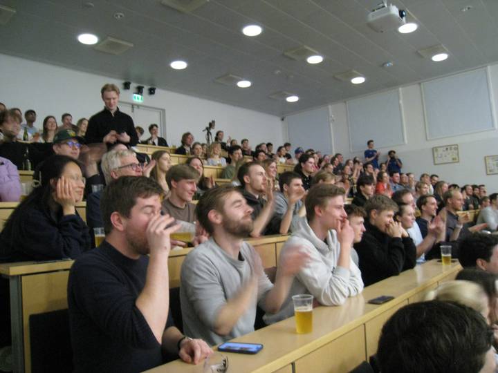 en-kasse-i-en-festforening/20260227172801_00