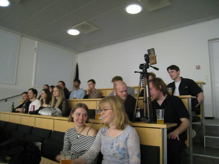 en-kasse-i-en-festforening/20260227172935_00