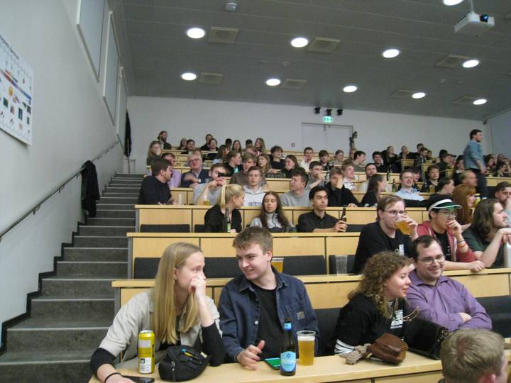 en-kasse-i-en-festforening/20260227173404_00