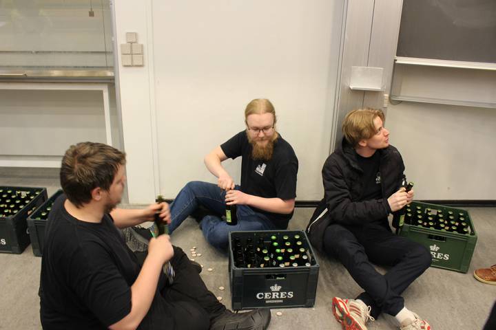 en-kasse-i-en-festforening/20000101020004_28