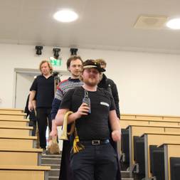 En Kasse I En Festforening