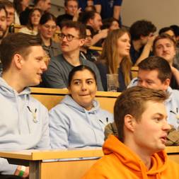 En Kasse I En Festforening