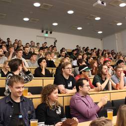 En Kasse I En Festforening