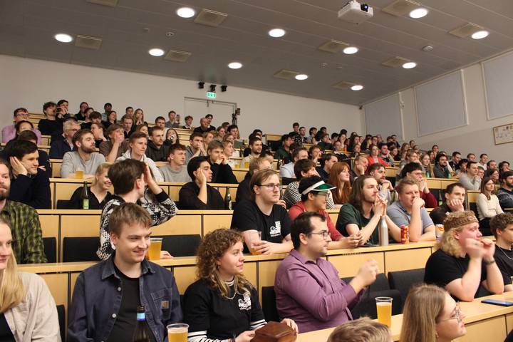 en-kasse-i-en-festforening/20000101020135_54