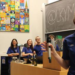 En Kasse I En Festforening