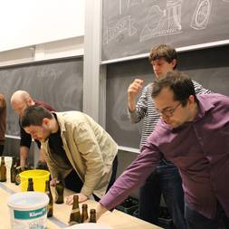 En Kasse I En Festforening