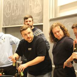 En Kasse I En Festforening