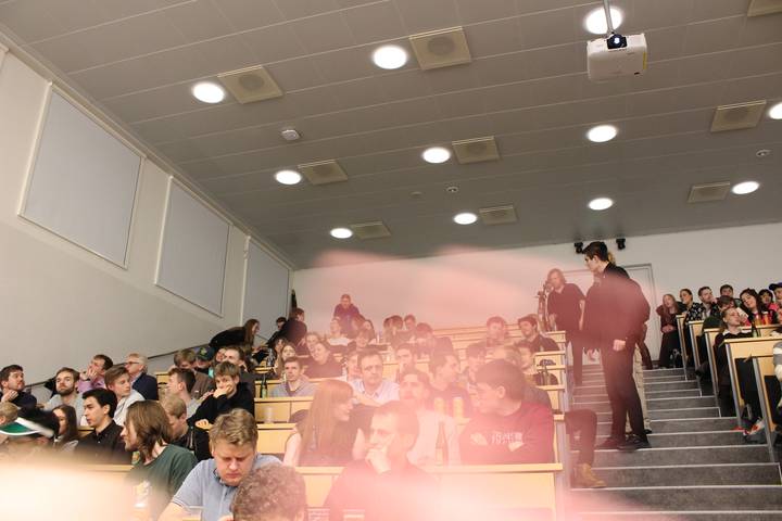 en-kasse-i-en-festforening/20000101020514_00