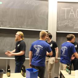 En Kasse I En Festforening