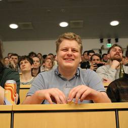 En Kasse I En Festforening