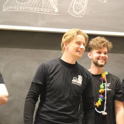 En Kasse I En Festforening
