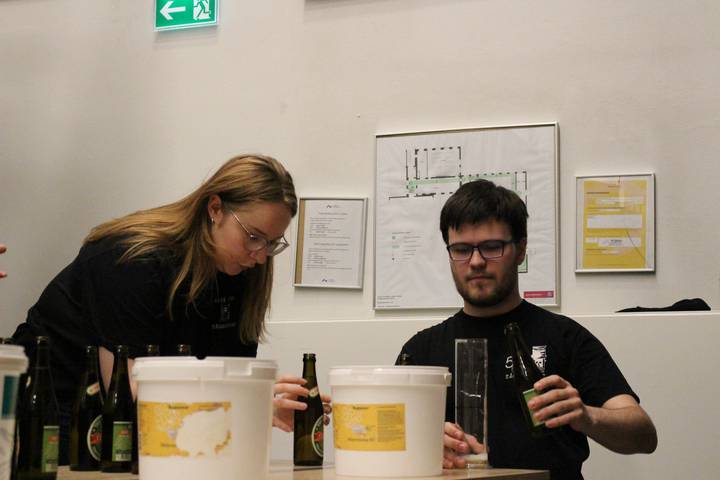 en-kasse-i-en-festforening/20000101021405_10