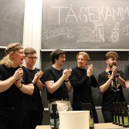 En Kasse I En Festforening