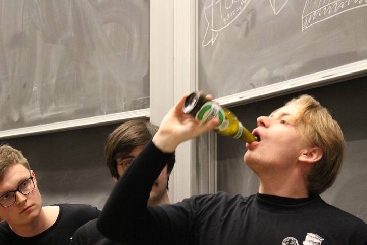 en-kasse-i-en-festforening/20000101021754_60