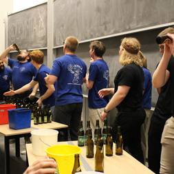 En Kasse I En Festforening