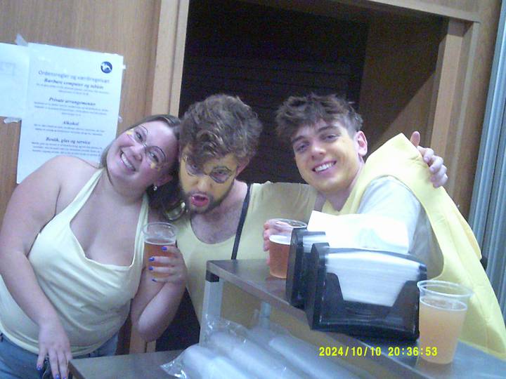 halloweenfest/20241010203653_00