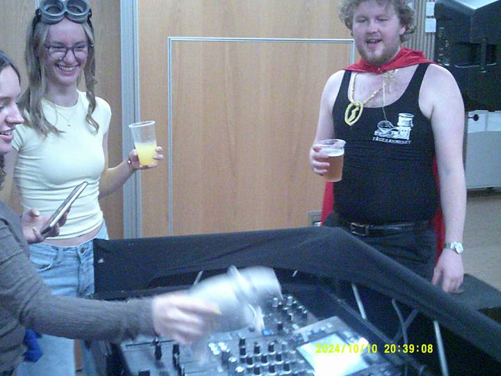 halloweenfest/20241010203908_00